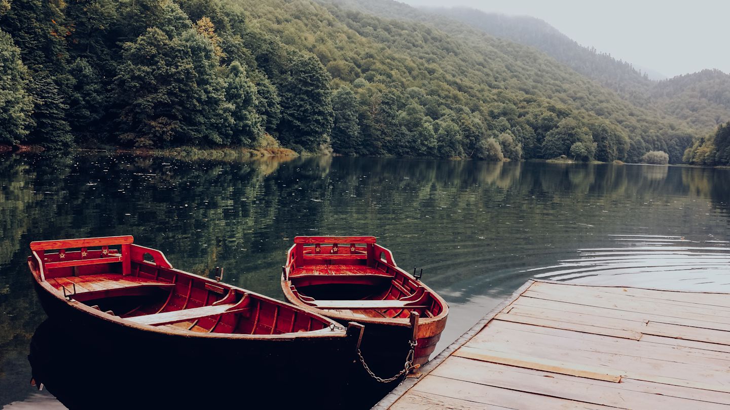 Take out a boat on the lake