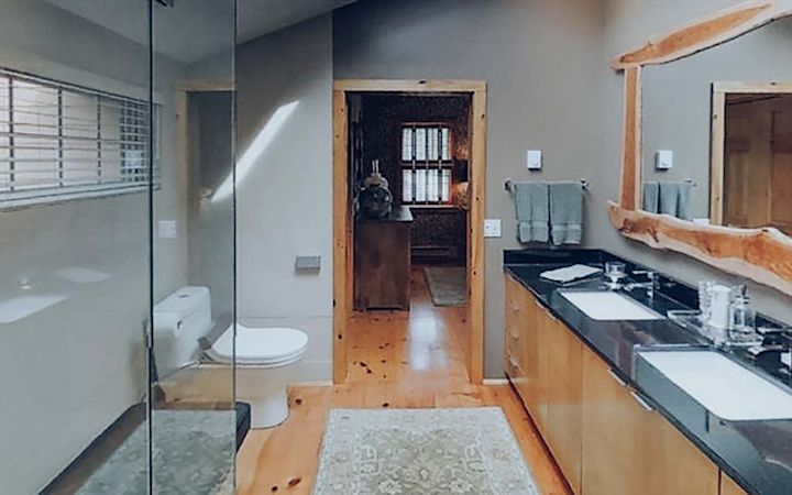Spacious En-Suite