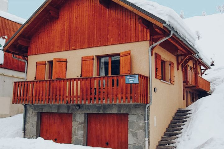 Slope side chalet