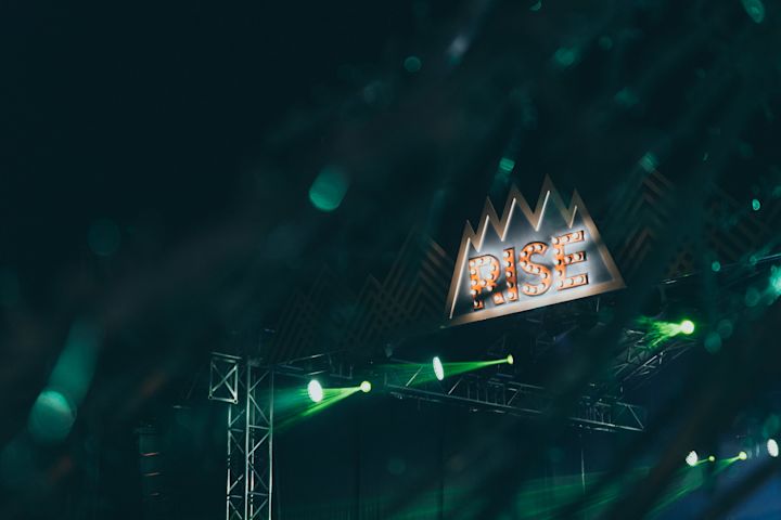 Rise main stage
