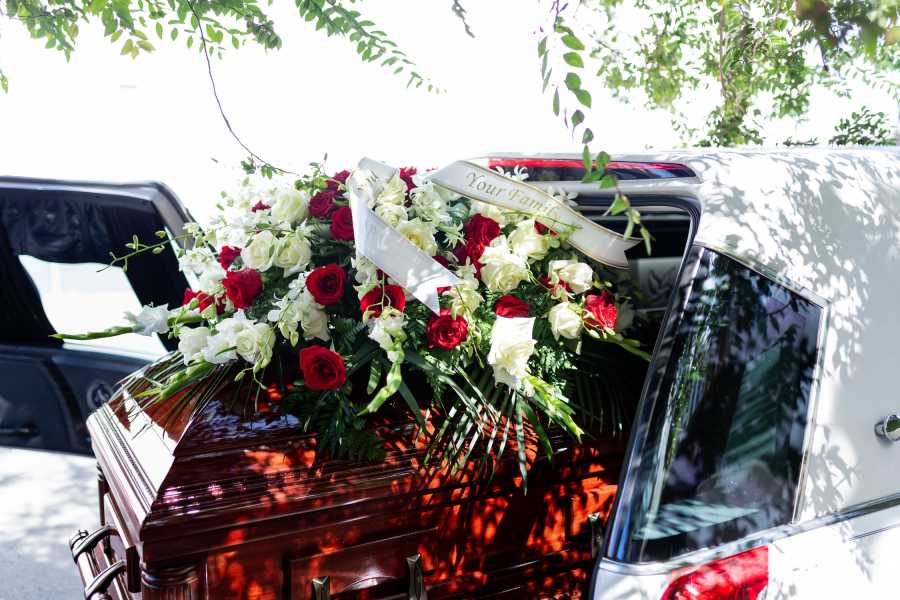 Jak vybrat květiny na pohřeb