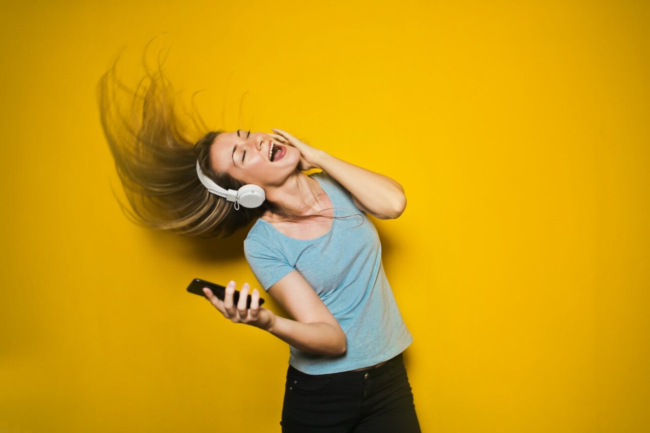 Cover Image for 30 Eternal Songs That Anyone Can Sing