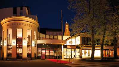 Opvallende keuze van Munttheater voor onopvallende, dimbare Series-2 Cinema noodverlichting