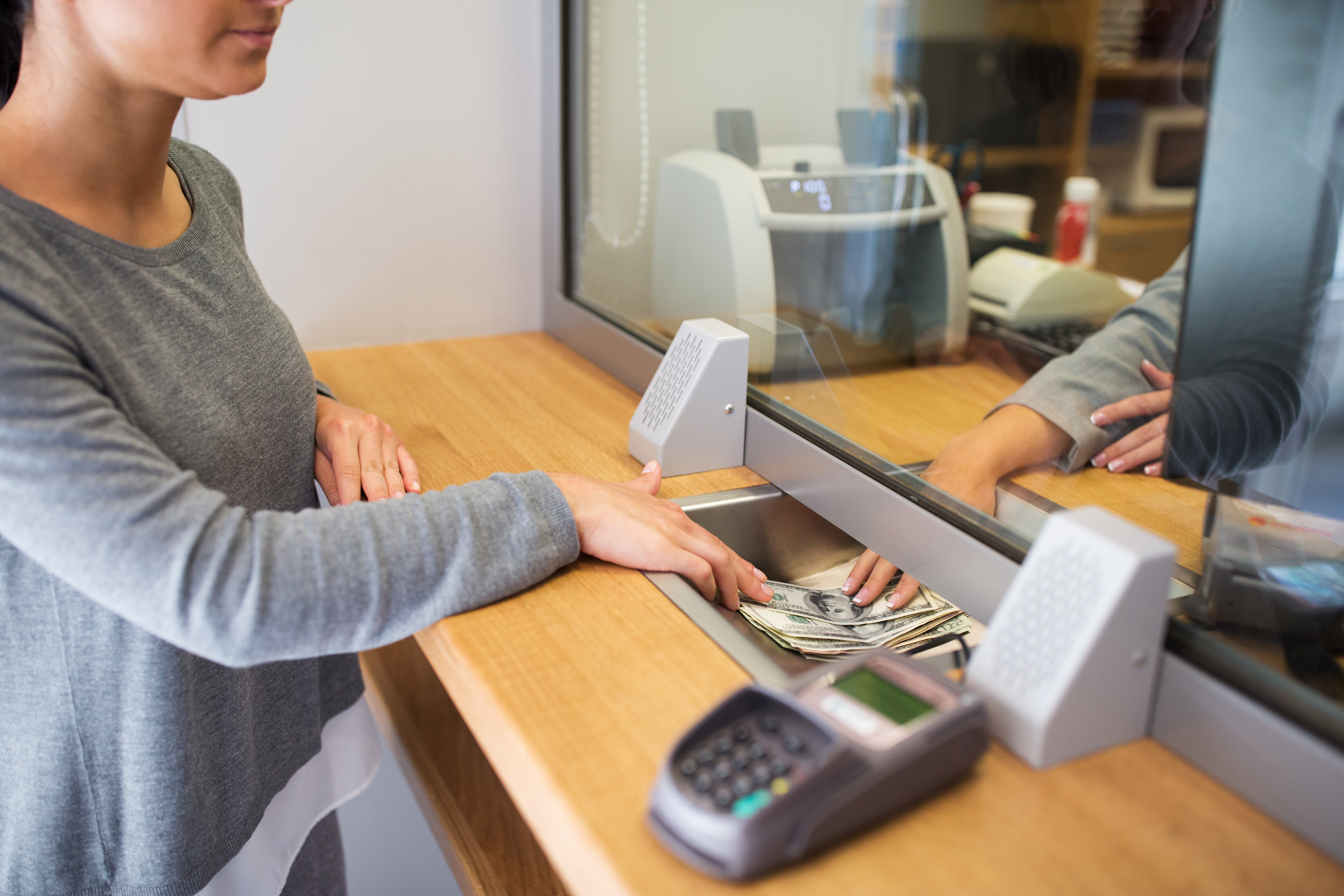 customer-bank-teller-cash