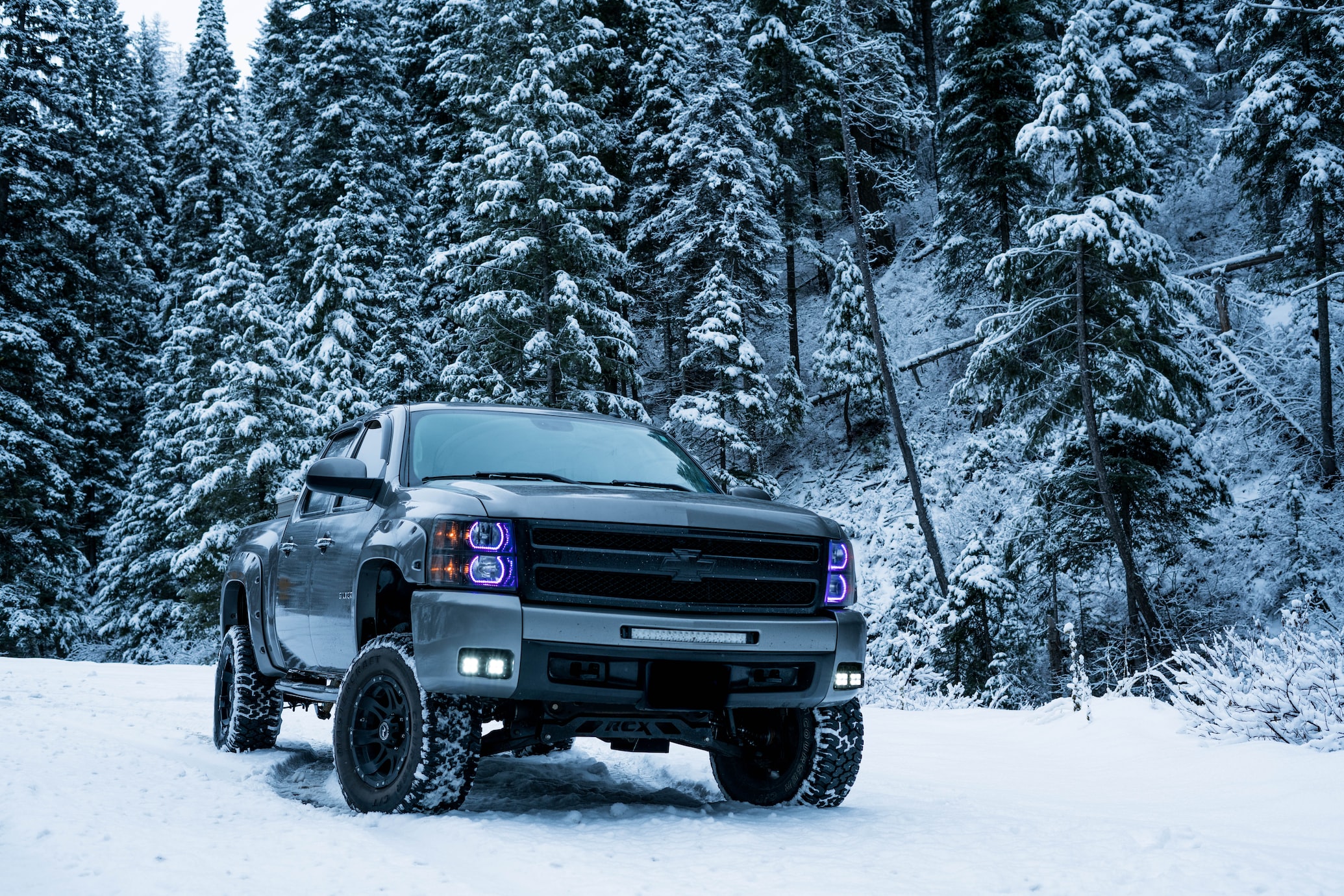 truck-snow