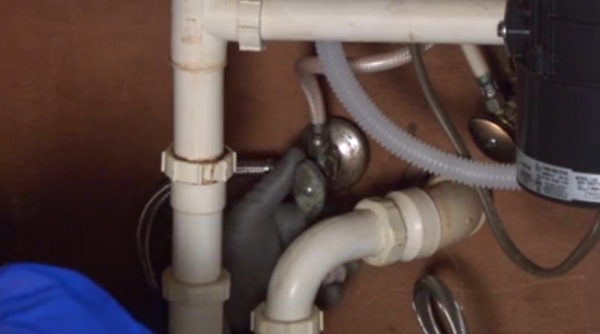 shut-off-the-dishwasher-water-supply