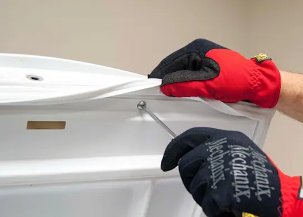 checking-the-chest-freezer-lid-gasket
