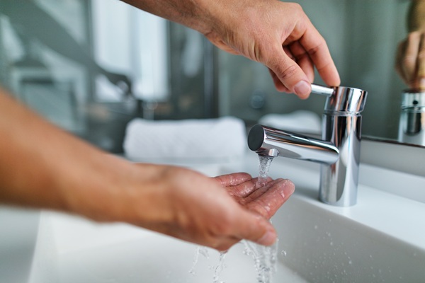 checking-for-no-hot-water-in-home-faucets