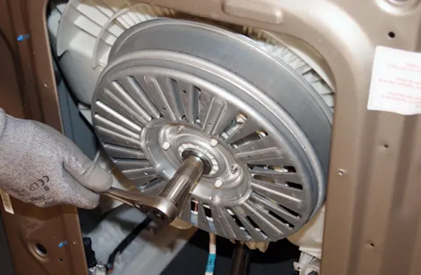 remove-the-washer-drive-motor-rotor-mounting-bolt
