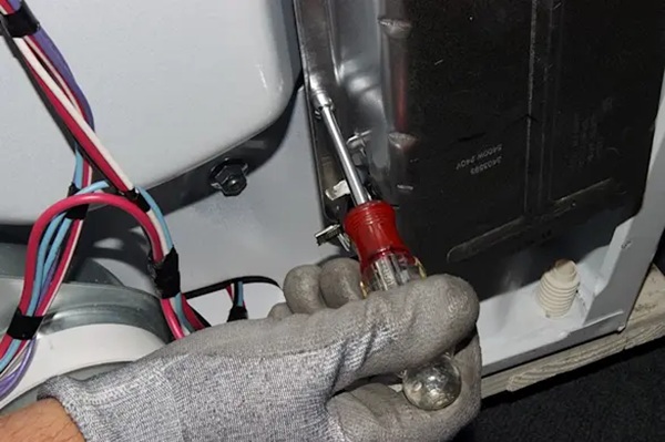 remove-the-heater-element-mounting-screws