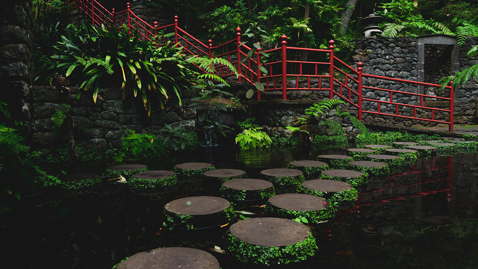 Stepping stones at Monte Palace Tropical Garden