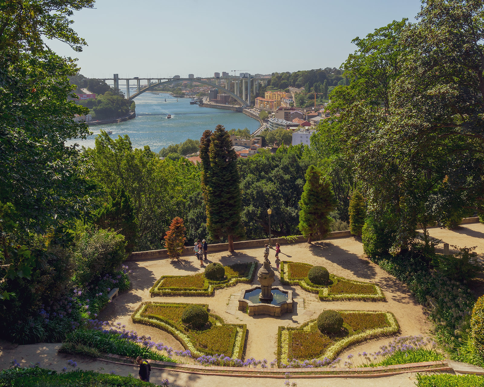 Näkymiä Palácio de Cristalin puutarhasta, Portossa