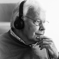 Sintonías infrecuentes es un podcast presentado por Felipe González y exclusivo de Podimo