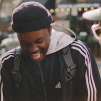 humor podcast podimo, geuze en gorgels, bankzitters achter de schermen, aaf en lies pakken door, stijn tobi jeppe show, bims en nog veel meer! Lachen gieren brullen humor comedy podcast