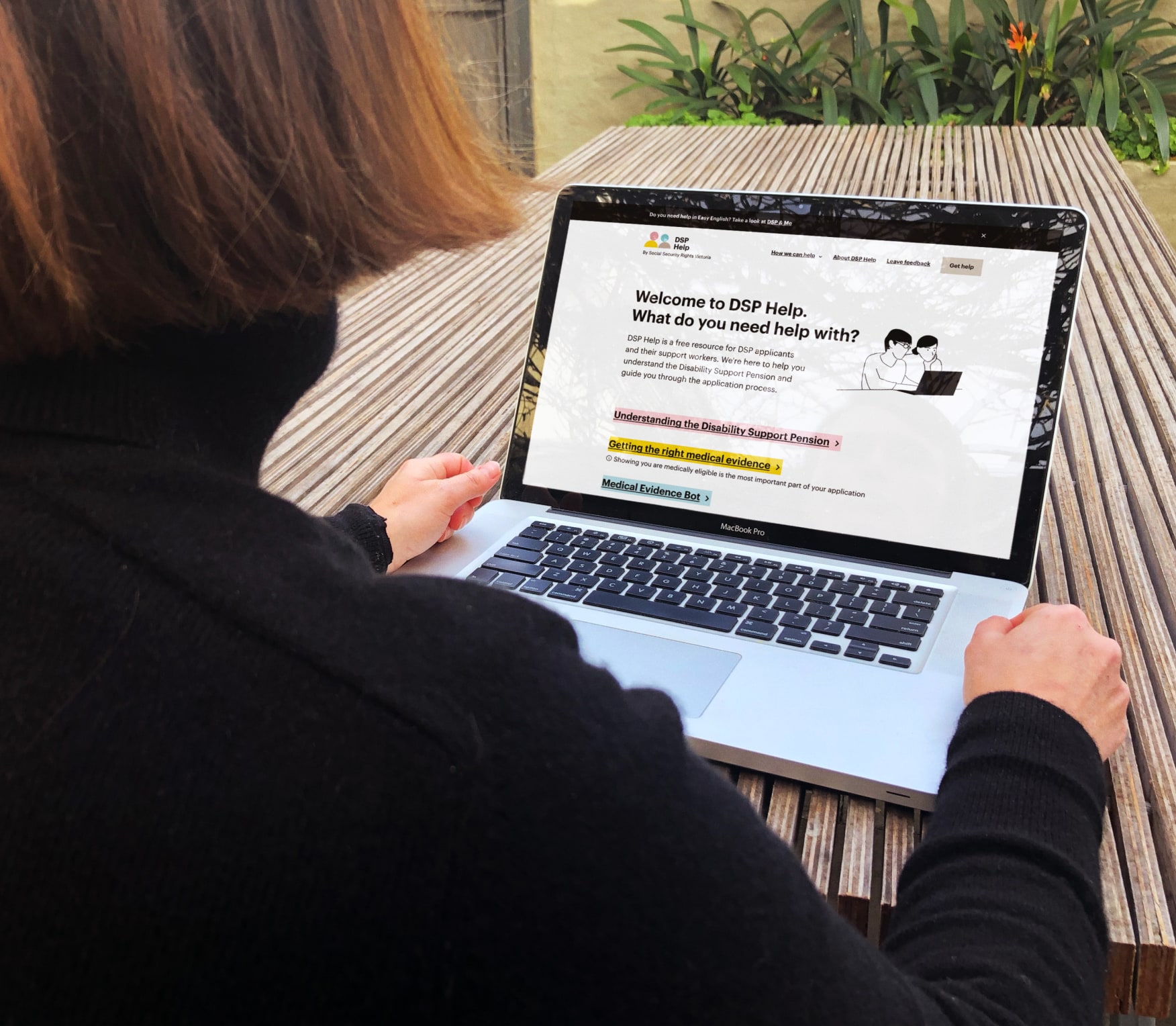 A women using the DSP website