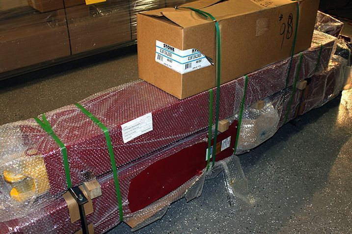 Challenger Lift Packaging Close-Up