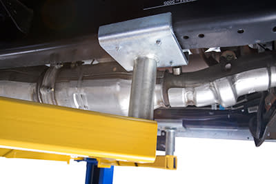 Vehicle Lift Cradle Contacting Frame Rail Under Car