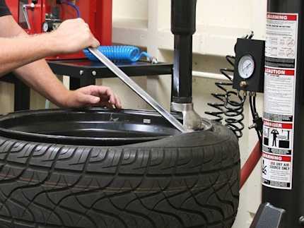 Tire Iron for Tire Changer Operation