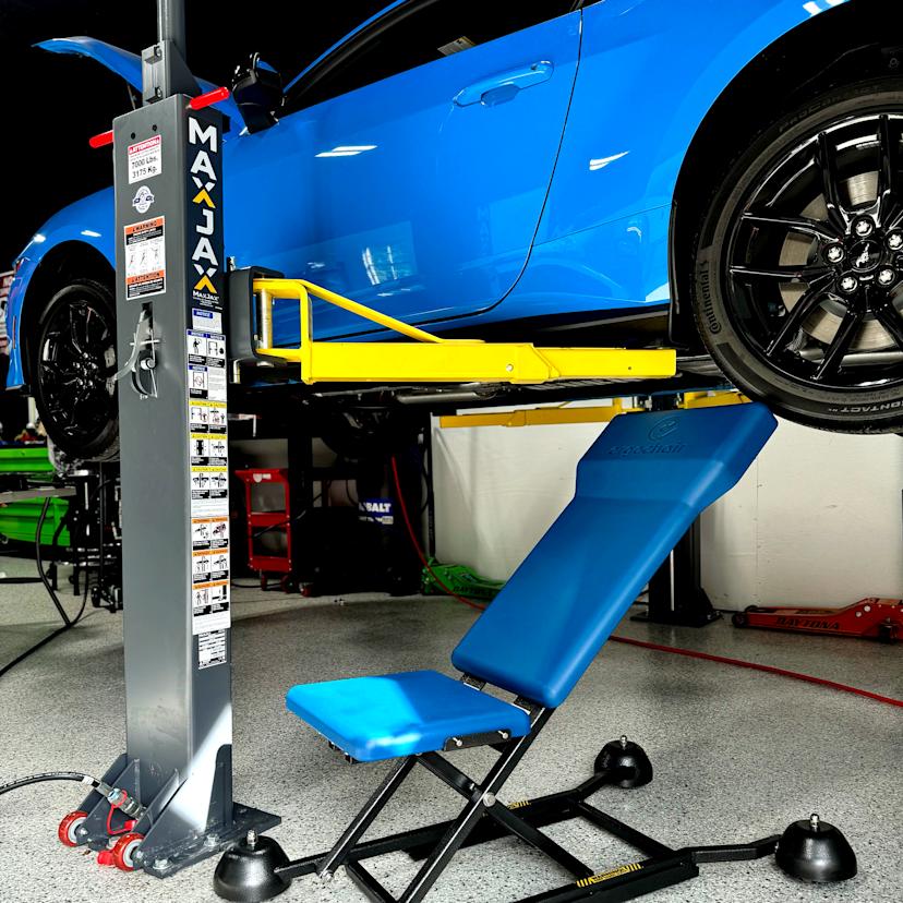 MaxJax portable two-post car lift design