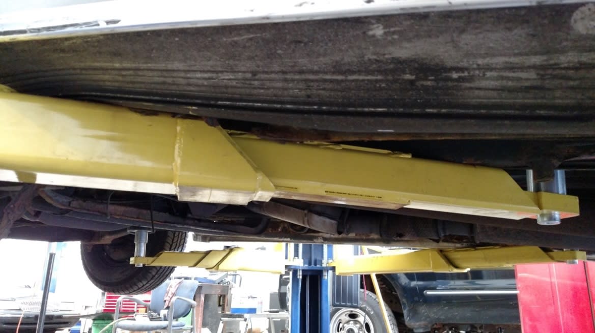 Incorrect Lift Adapter Placement Causing Vehicle Damage