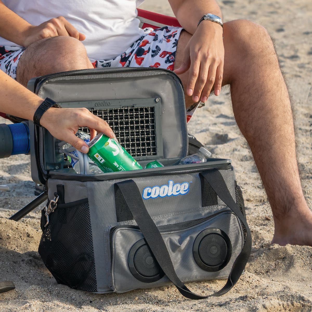 Coolee Portable Cooling Bag with Dual Fans at Beach