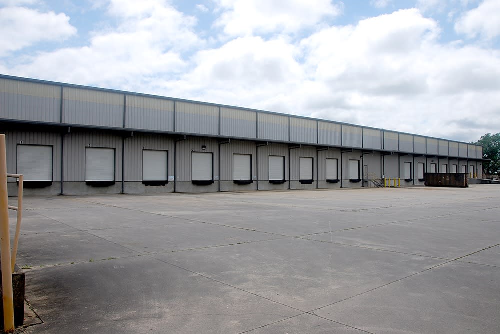 BendPak Mobile Alabama Distribution Center Shipping Dock Exterior