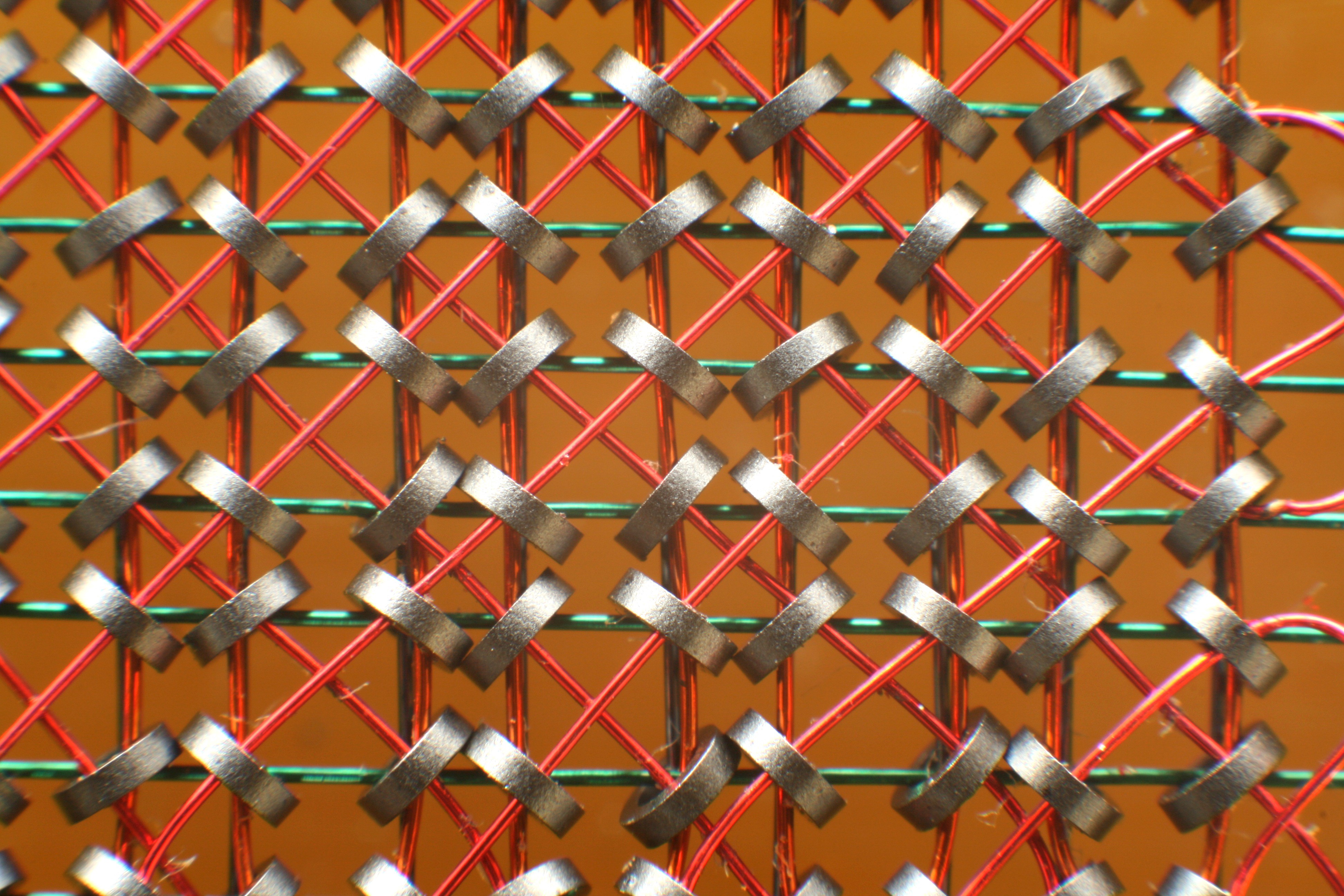 Detalle de los hilos magneticos