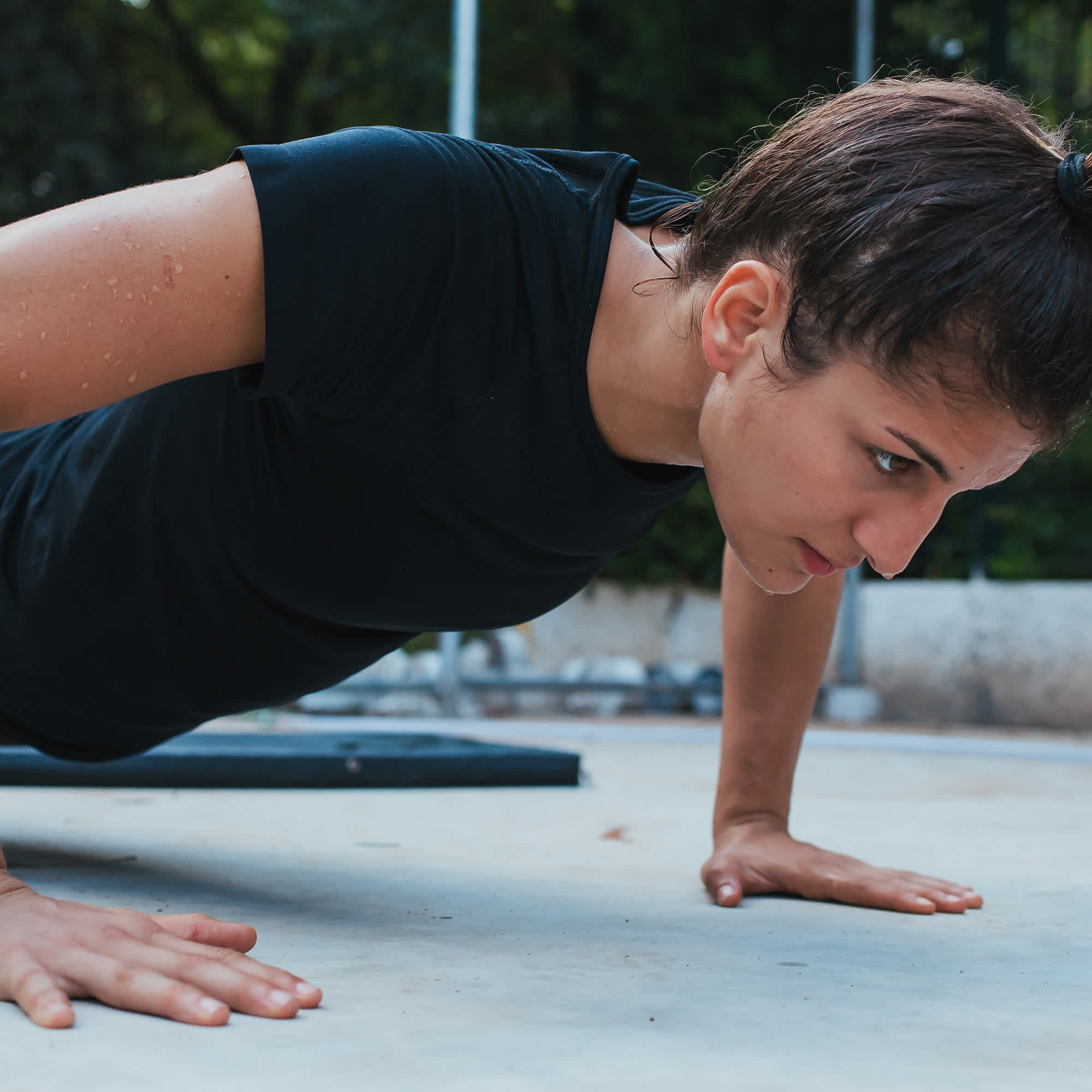 10 esercizi per le braccia per rafforzare i bicipiti e i tricipiti | HiPRO