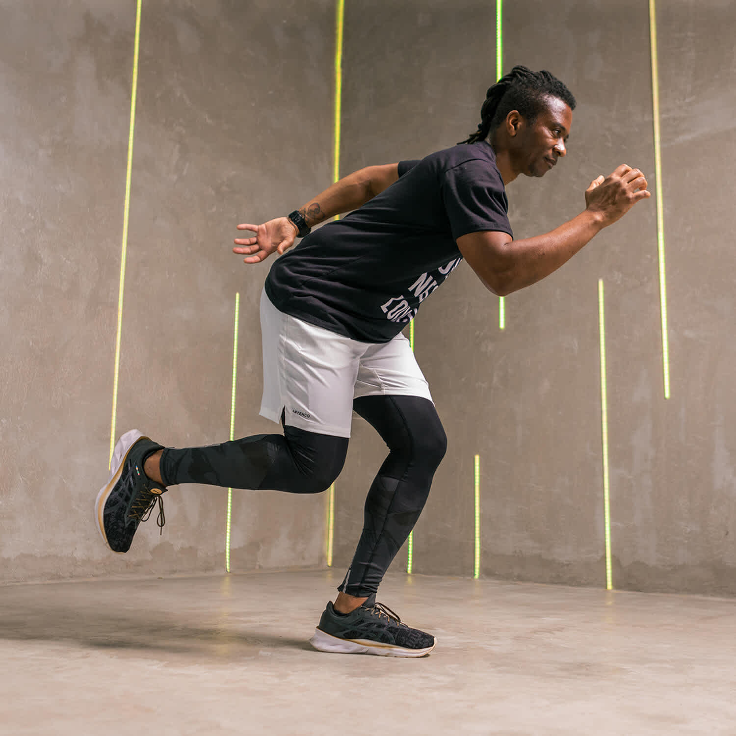 Este treino do Edu Barbosa vai te ajudar a ganhar força para correr melhor!