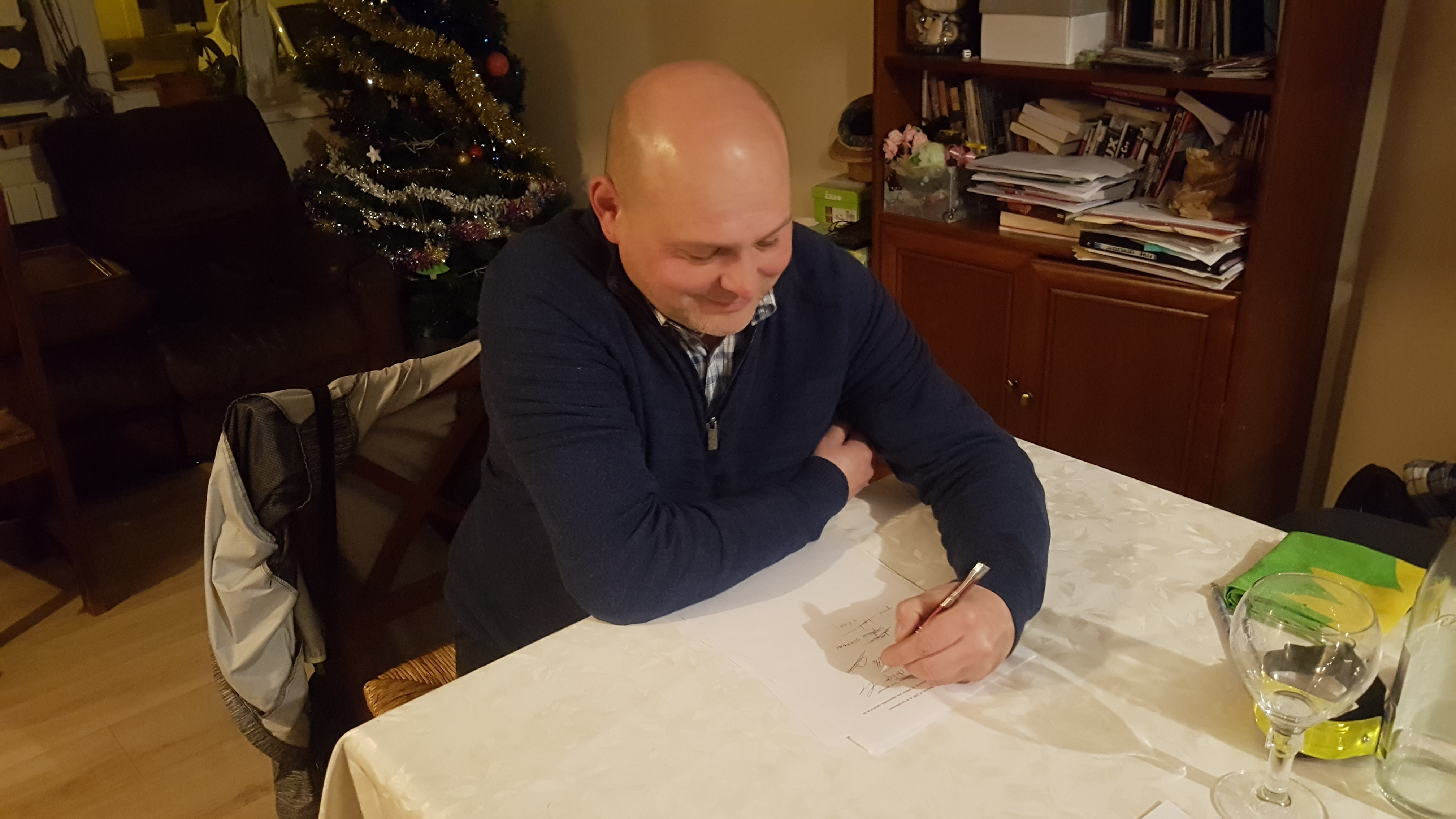 Signature de la charte par Jean-Christophe Leclercq