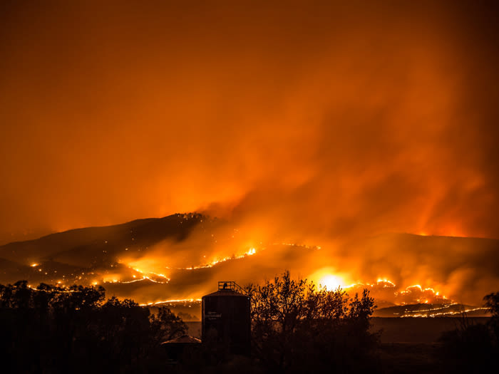 Fires engulfing a hillside in Boulder Colorado