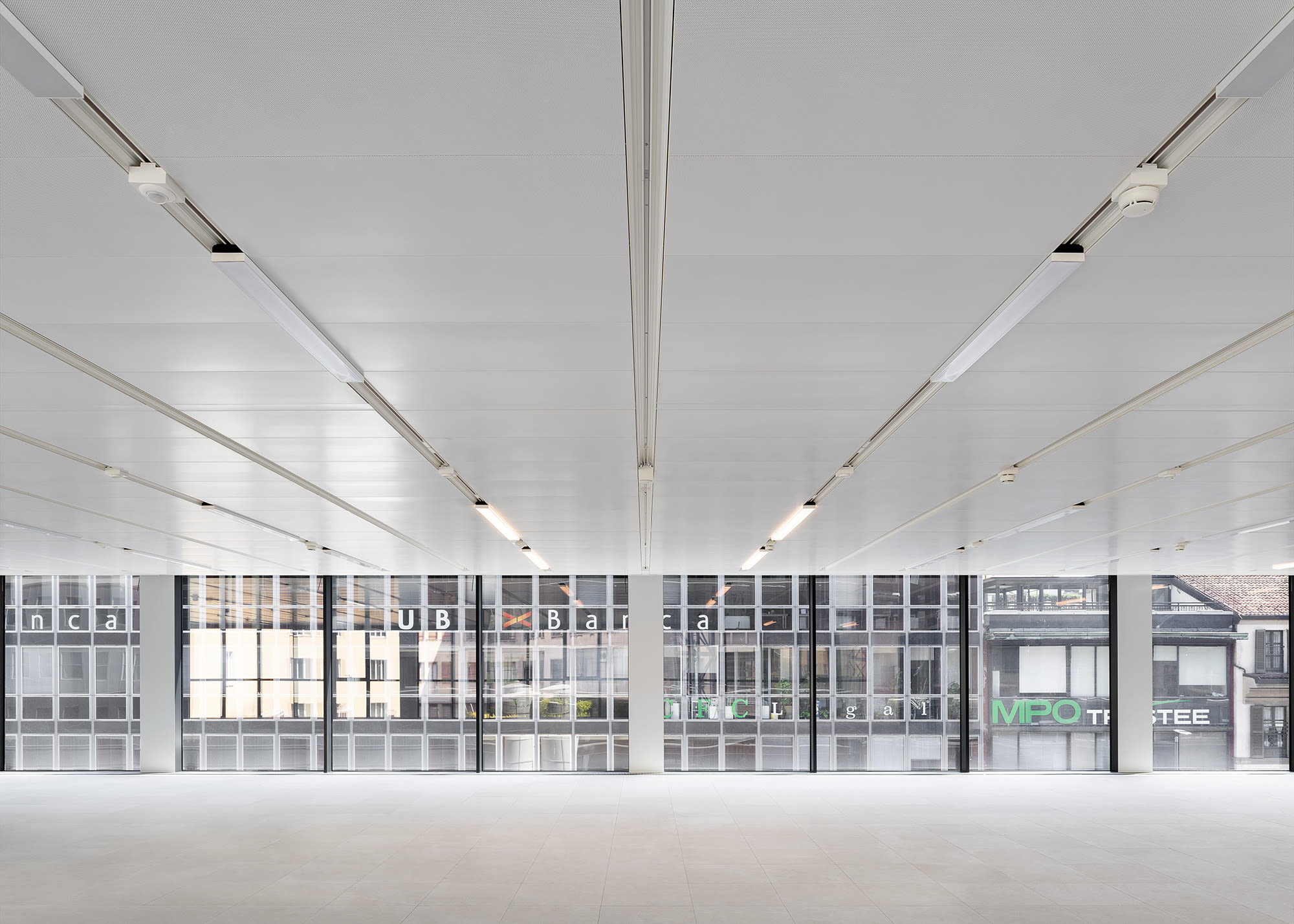 Antonio Citterio Patricia Viel offers a glimpse of tomorrow’s working space Antonio Citterio Patricia Viel offers a glimpse of tomorrow’s working space