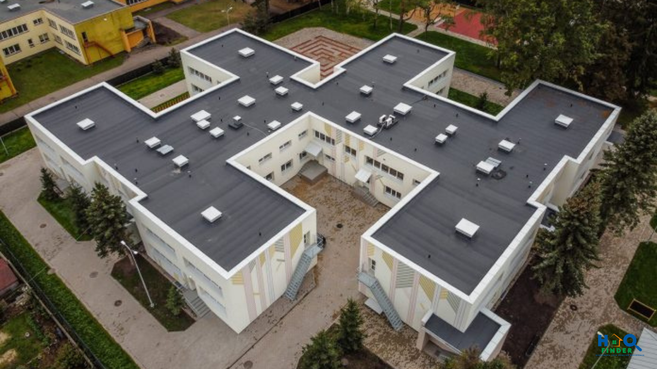 Flat Roof Selection Guide Comparing Bituminous and Modern Roofing Solutions (2)