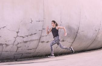 bella running