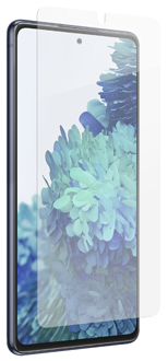 Vue en angle du protecteur d’écran InvisibleShield Glass en suspension au-dessus d’un Galaxy S20 FE 5G