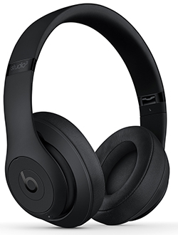 Vue en angle du casque sans fil Studio3 de Beats noir mat