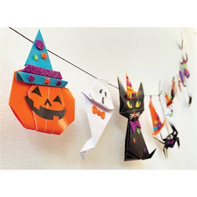 Box CanDIY Totally Spooky Origami Kit, display of the origami papers folded into shapes.