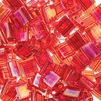 John Bead Miyuki Tila Beads - Red, Transparent AB, 5 mm x 5 mm (Close-up of beads)