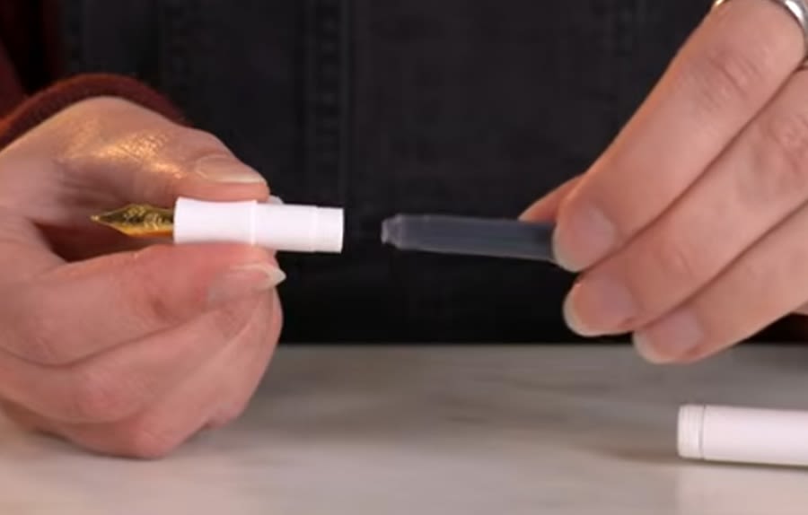03-How-to-Install-a-Cartridge-1160x740