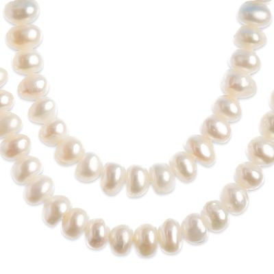 John Bead Earth's Jewels Freshwater Pearls - White, Semi-Round, 4 mm to 5 mm (Close-up of pearls)