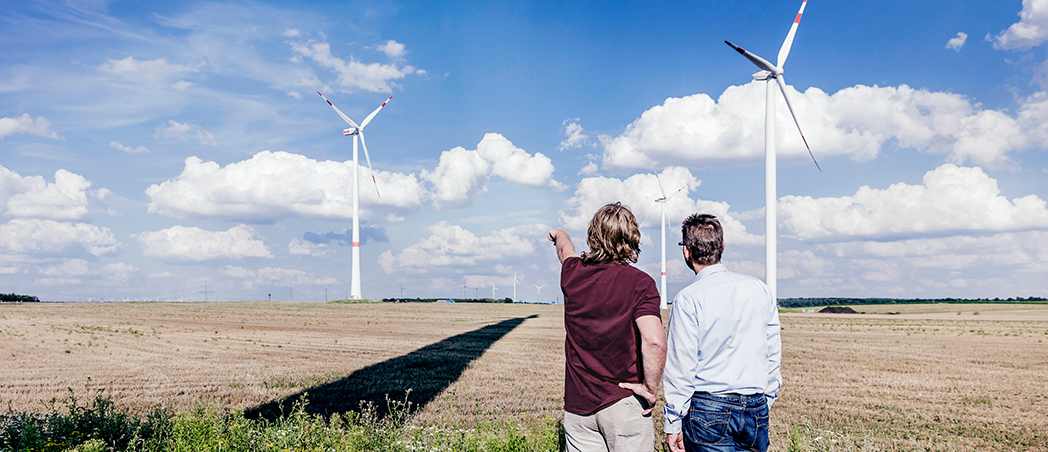 Jörg-Uwe Fischer, DKB, & Jan Teut blicken auf Windpark
