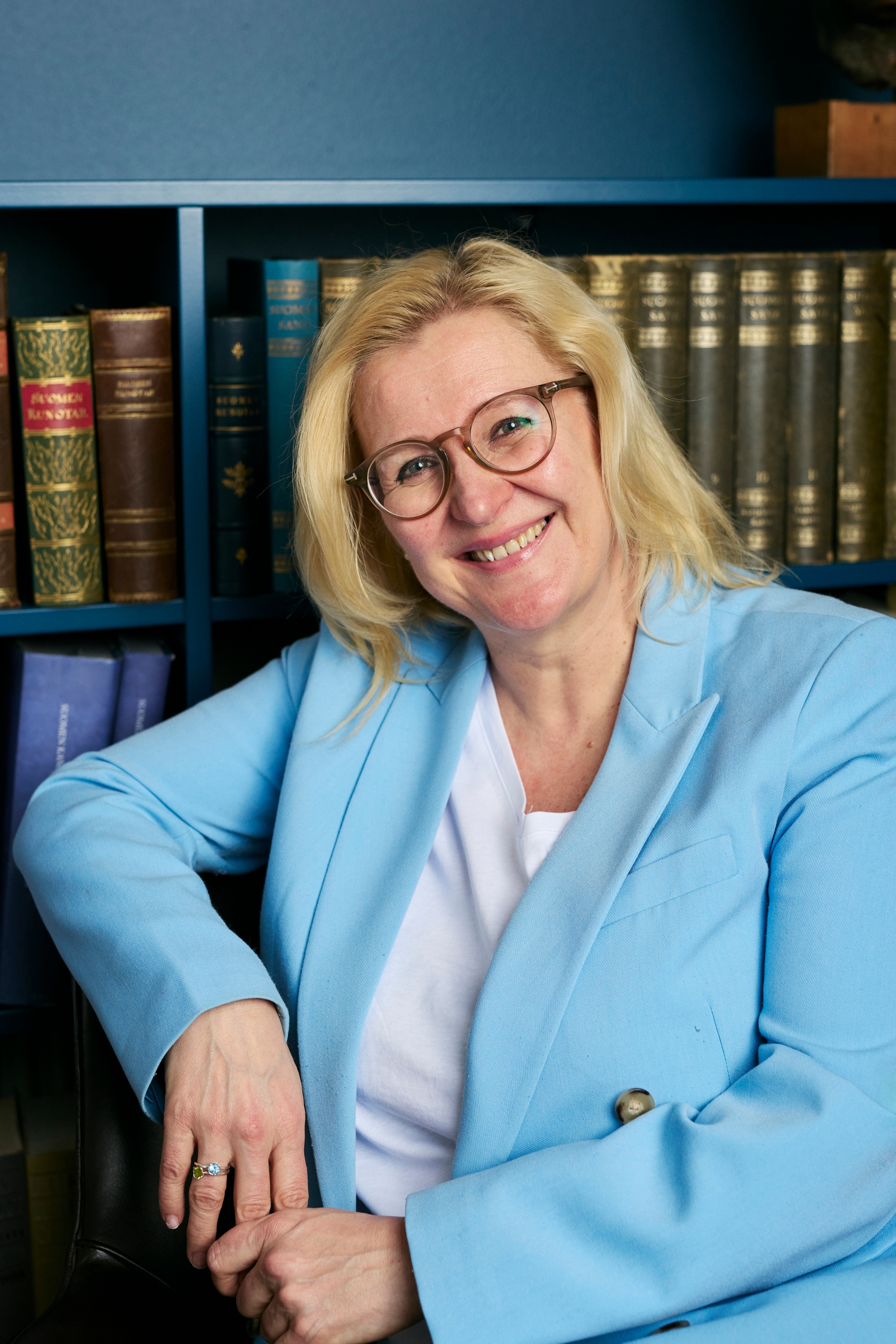 Johanna Aatsalo hymyilee