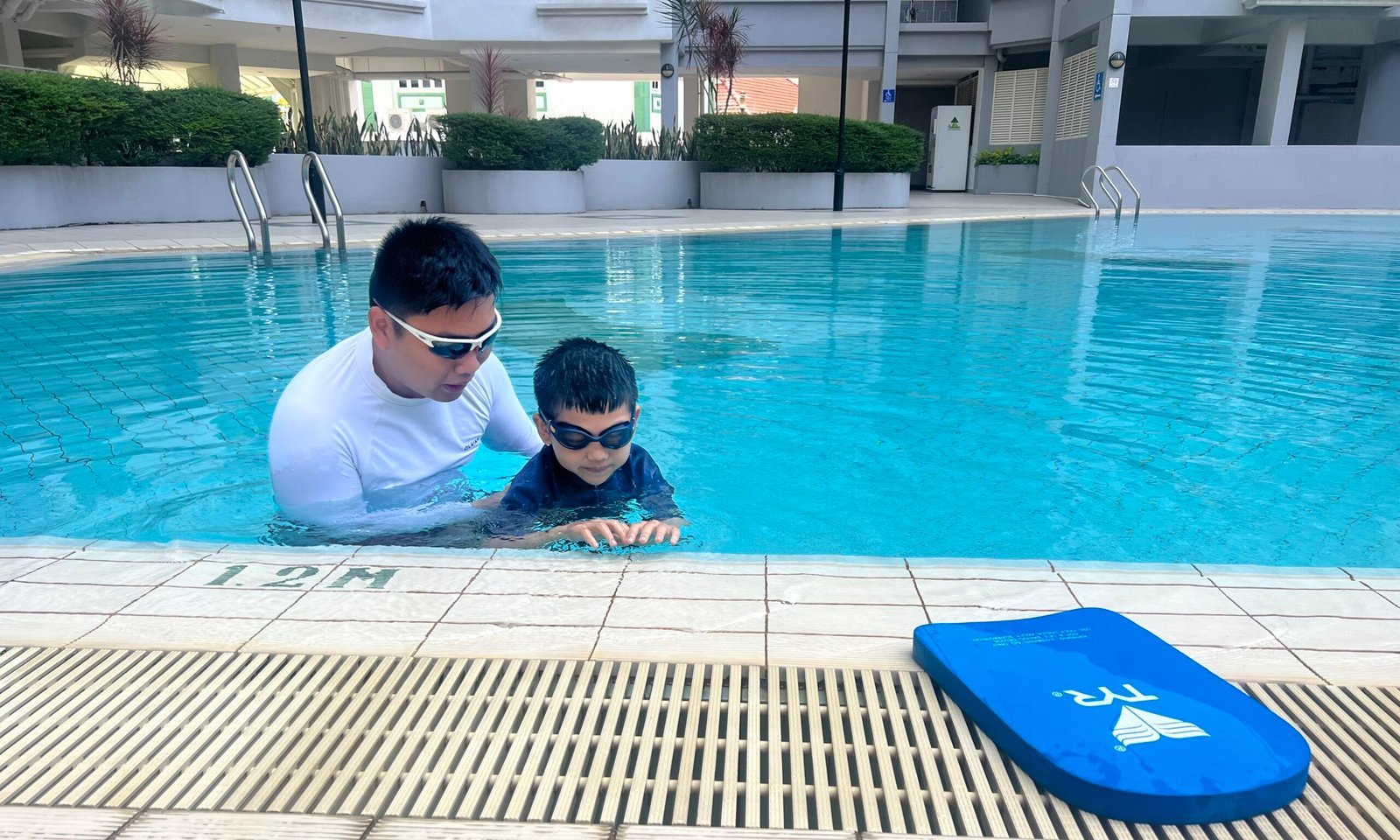 How to Know If Your Child Is Ready for Swimming Lessons – A Parent’s Guide