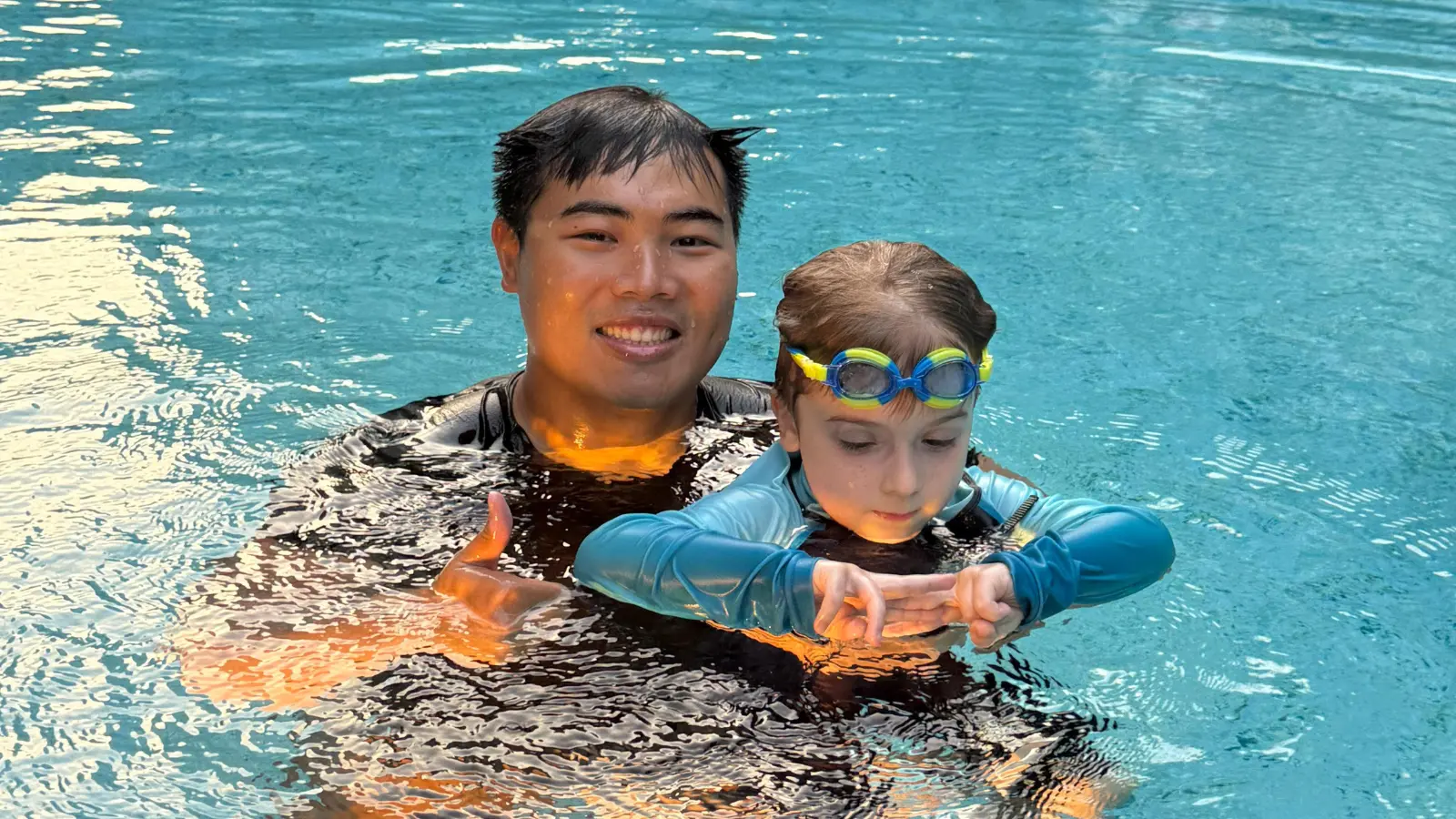 How to Keep Nervous Kids Calm During Swim Time