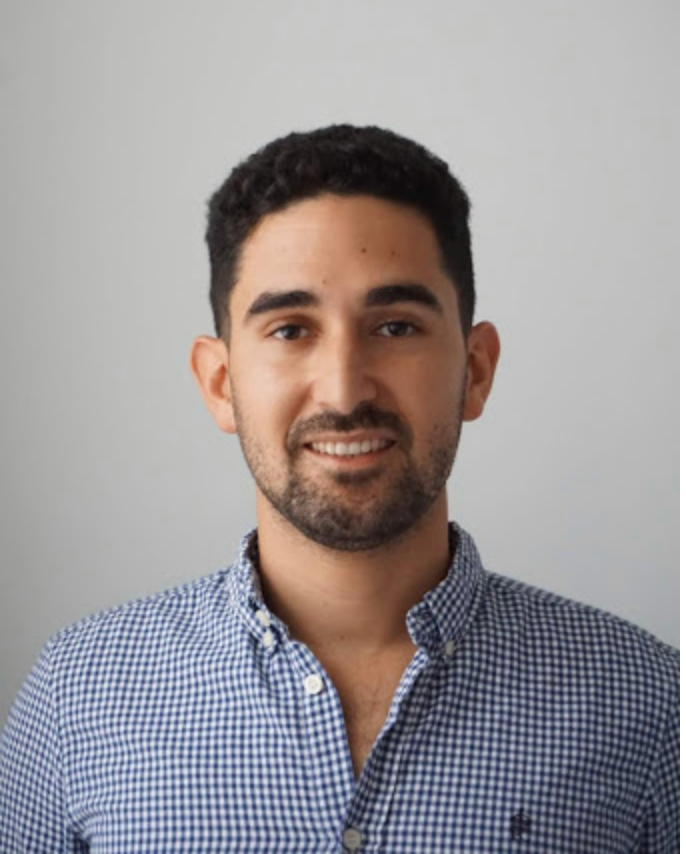 Headshot of Lior Zichron