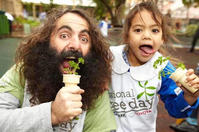 ntd-2013-costa-with-schoolgirl-cones