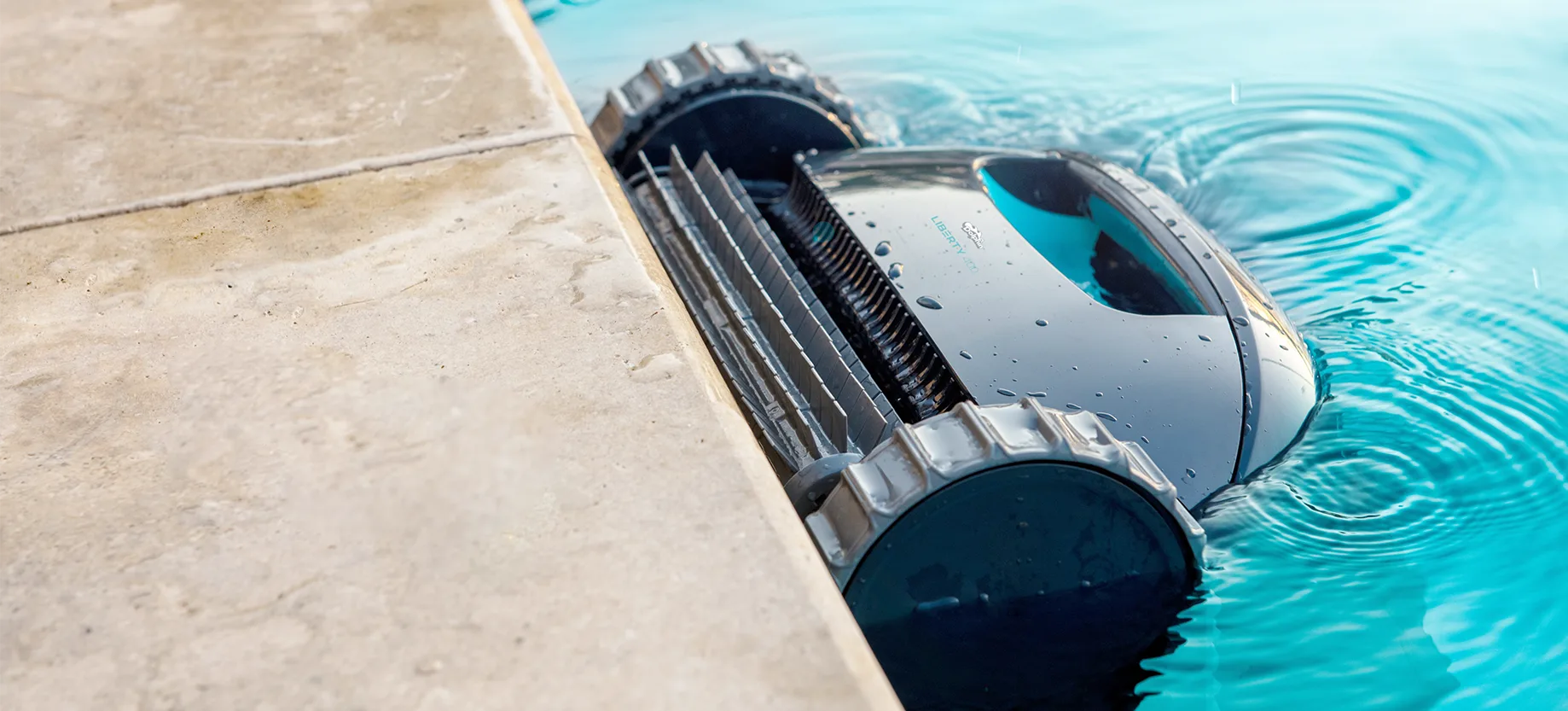 Dolphin Liberty robot brushing capabilities