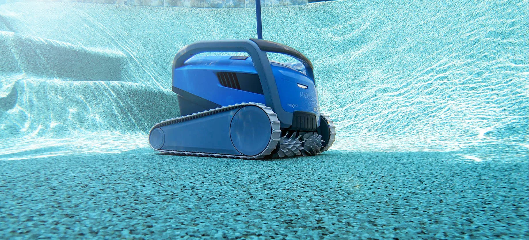 M600 filters fine dirt for crystal clear pool water