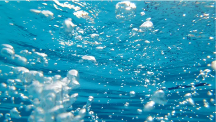 Ozone bubbles dissolving in pool water