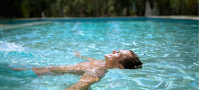 What are the benefits of a pool chlorinator